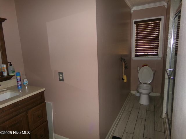 301 Mcgirts Bridge Road, East Laurinburg, NC 28352