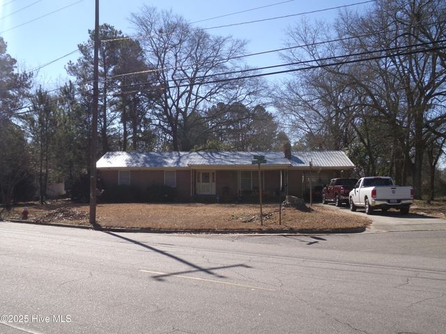 301 Mcgirts Bridge Road, East Laurinburg, NC 28352