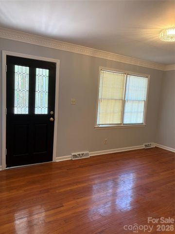 6230 Cross Creek Lane, Charlotte, NC 28212