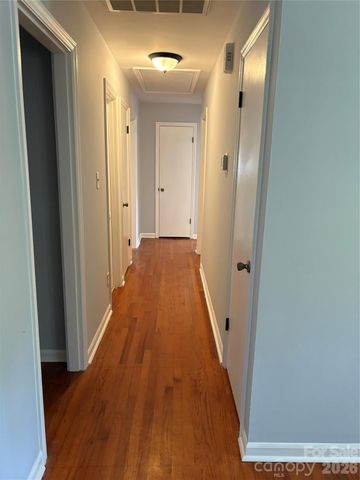 6230 Cross Creek Lane, Charlotte, NC 28212