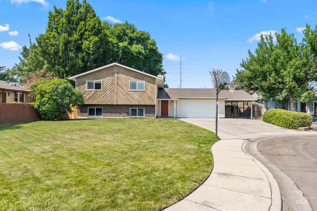 8920 W Donnybrook Dr, Boise, ID 83709 photo 1