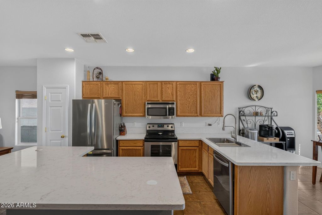 814 S 124TH Avenue, Avondale, AZ 85323 — photo 3