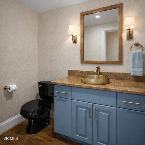 121 Queensgate, Bristol, TN 37620