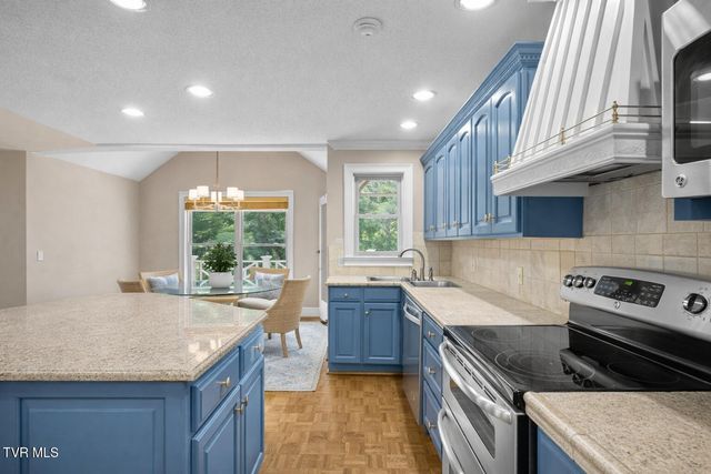 121 Queensgate, Bristol, TN 37620