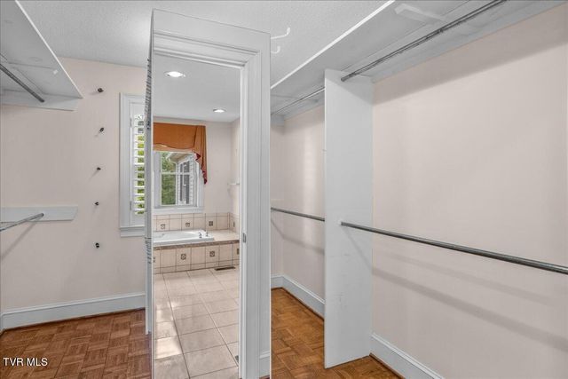 121 Queensgate, Bristol, TN 37620