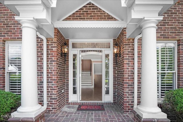 121 Queensgate, Bristol, TN 37620