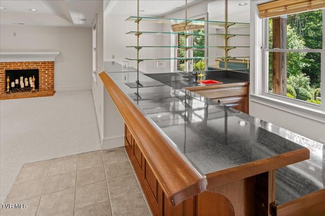 121 Queensgate, Bristol, TN 37620