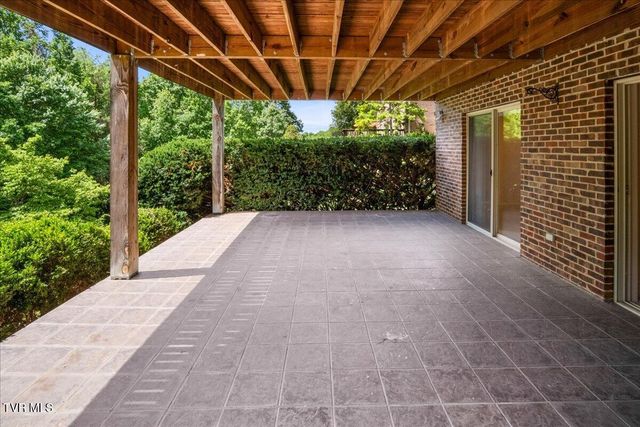 121 Queensgate, Bristol, TN 37620