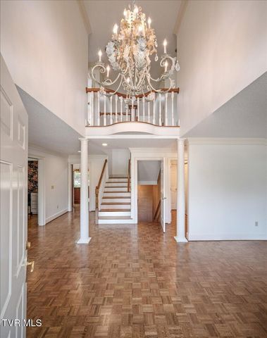 121 Queensgate, Bristol, TN 37620