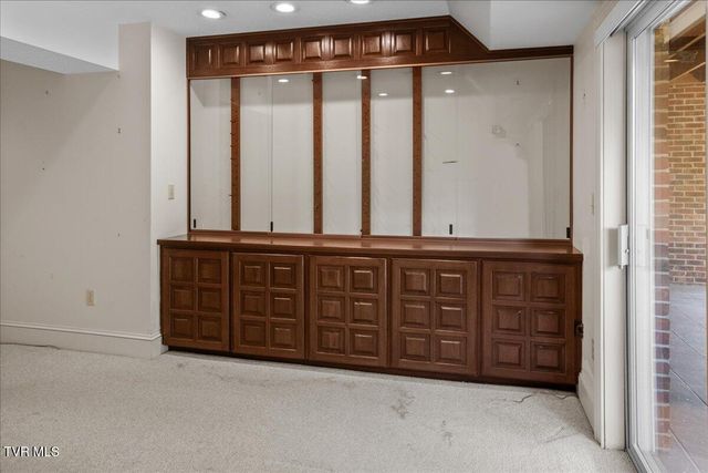 121 Queensgate, Bristol, TN 37620