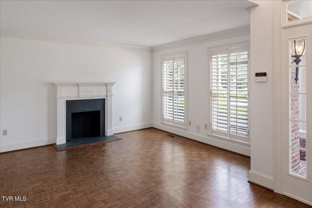 121 Queensgate, Bristol, TN 37620