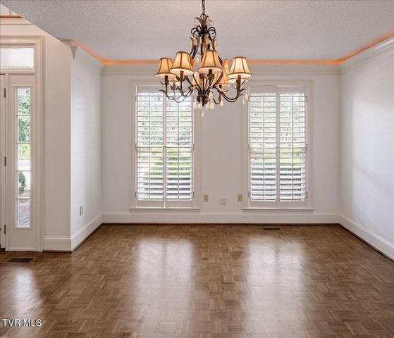 121 Queensgate, Bristol, TN 37620