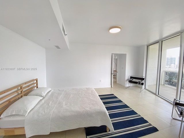 17201 Collins Avenue 1009, Sunny Isles Beach, FL 33160