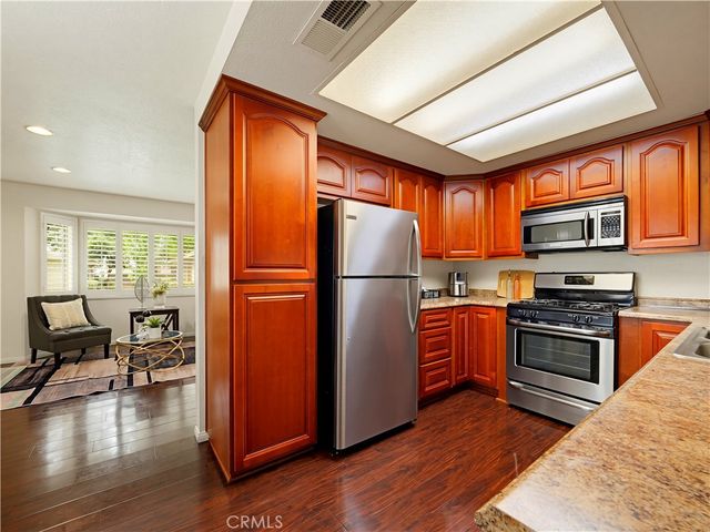 1047 W Francis A, Ontario, CA 91762