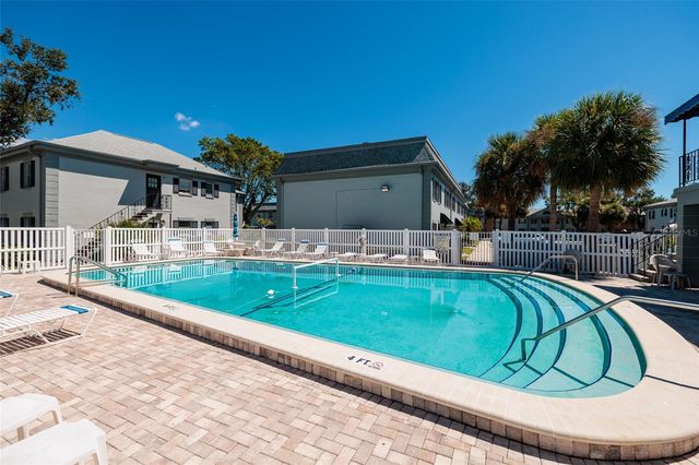 6970A PLACE DE LA PAIX 2B, South Pasadena, FL 33707