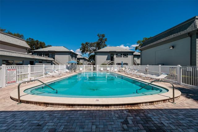 6970A PLACE DE LA PAIX 2B, South Pasadena, FL 33707