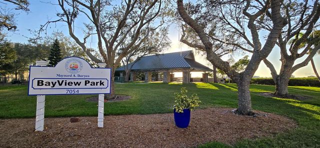 6970A PLACE DE LA PAIX 2B, South Pasadena, FL 33707