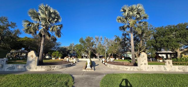 6970A PLACE DE LA PAIX 2B, South Pasadena, FL 33707