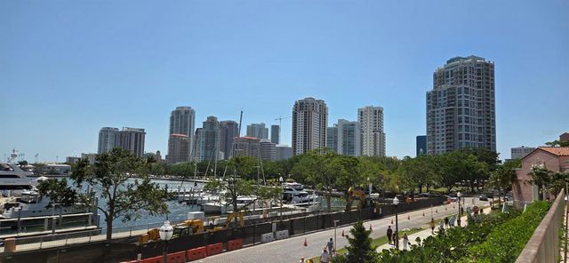 6970A PLACE DE LA PAIX 2B, South Pasadena, FL 33707