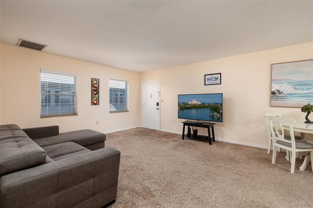 6970A PLACE DE LA PAIX 2B, South Pasadena, FL 33707