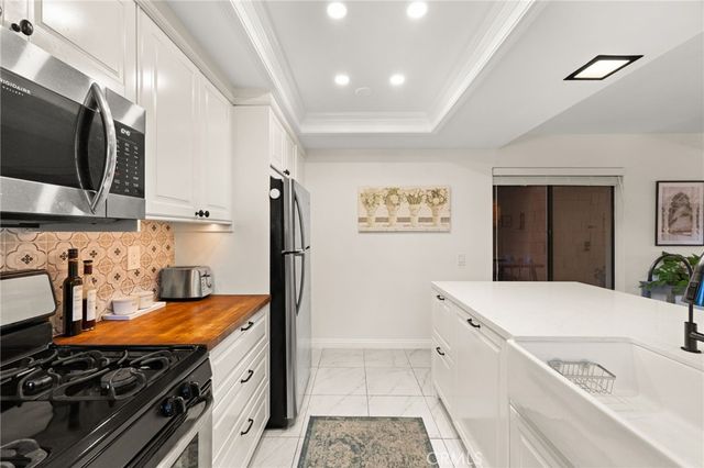 374 S Prospectors 121, Diamond Bar, CA 91765