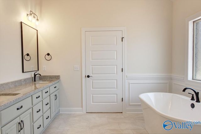 26484 Old Town Drive, Athens, AL 35613