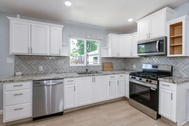 934 W Terrace Avenue, Fresno, CA 93705