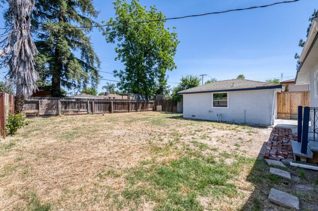 934 W Terrace Avenue, Fresno, CA 93705