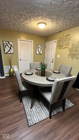 2042 Columbia Avenue, Indianapolis, IN 46202