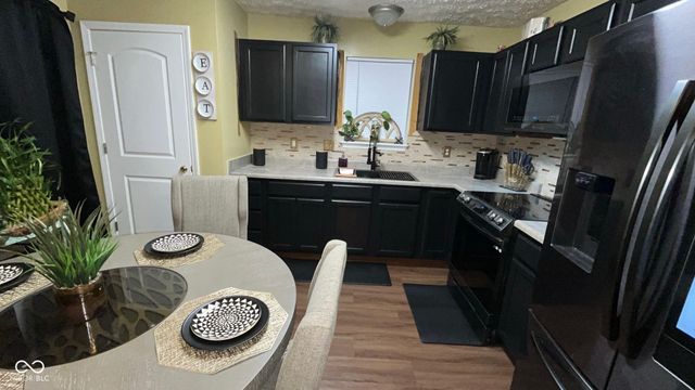 2042 Columbia Avenue, Indianapolis, IN 46202