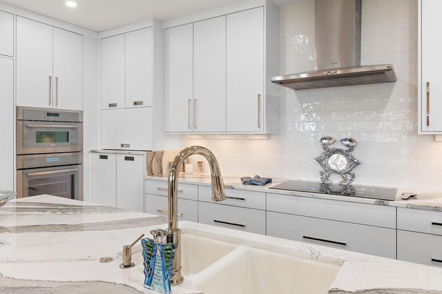 404 Kelly Plantation Drive 605, Destin, FL 32541