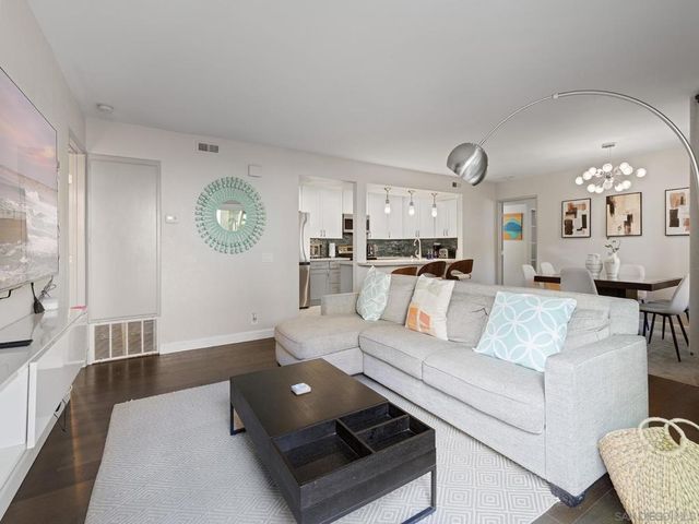 4080 Rosenda 210, San Diego, CA 92122