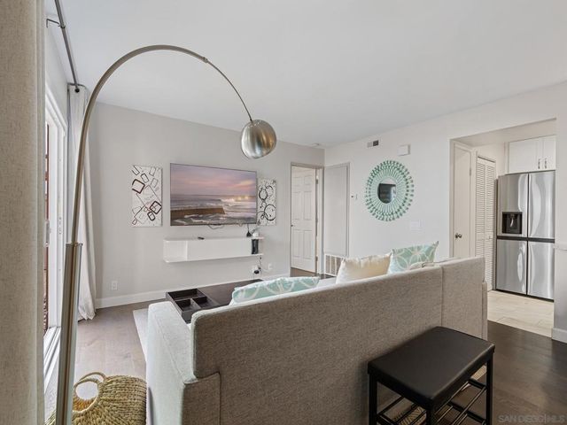 4080 Rosenda 210, San Diego, CA 92122