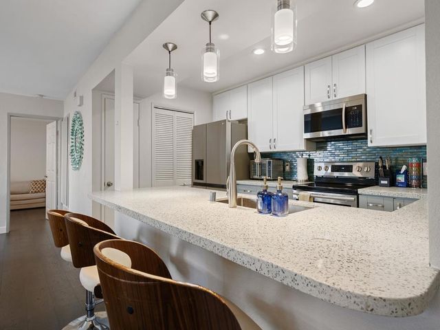 4080 Rosenda 210, San Diego, CA 92122