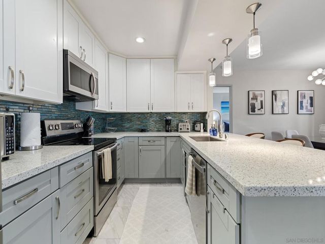 4080 Rosenda 210, San Diego, CA 92122