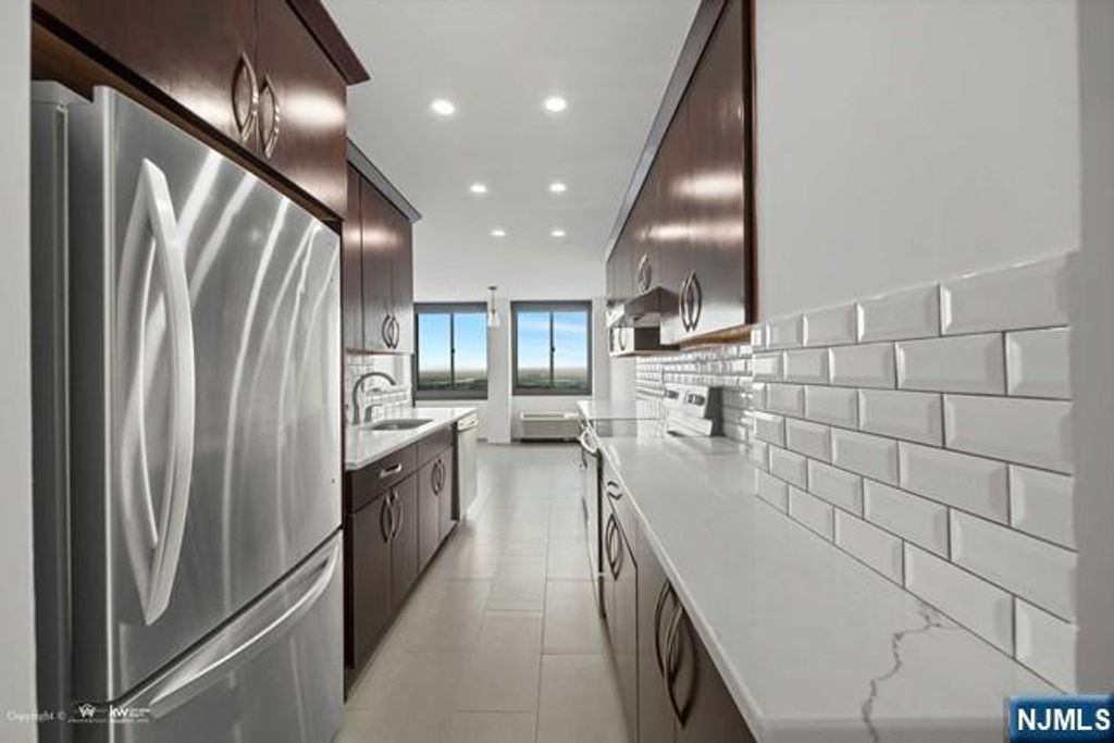 200 Winston Drive 3102, Cliffside Park, NJ 07010