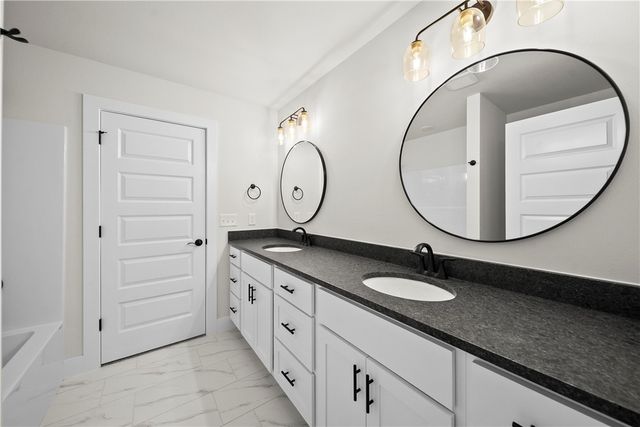 1130 Canyon Maple Street, Centerton, AR 72719