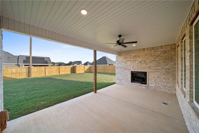 1130 Canyon Maple Street, Centerton, AR 72719