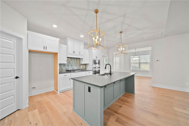 1130 Canyon Maple Street, Centerton, AR 72719