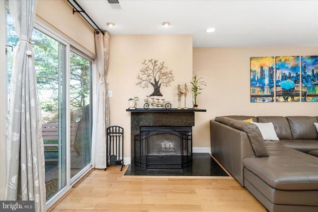 31-D CHICOPEE DR, Princeton, NJ 08540