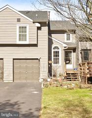 31-D CHICOPEE DR, Princeton, NJ 08540