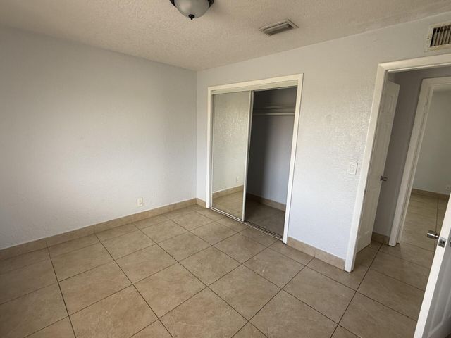 2820 Avenue S 8, Riviera Beach, FL 33404