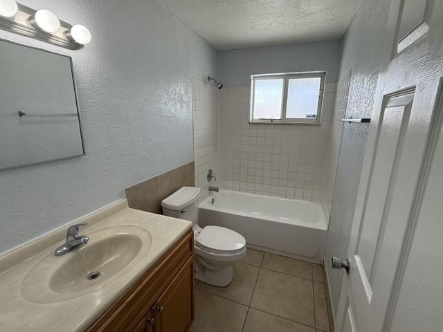 2820 Avenue S 8, Riviera Beach, FL 33404