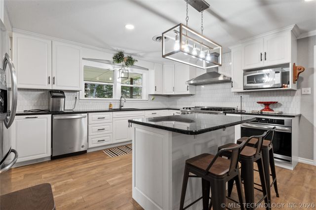 2584 Seminole, Sulphur, OK 73086