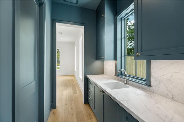 713 W 42nd Street, Houston, TX 77018