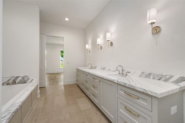 713 W 42nd Street, Houston, TX 77018