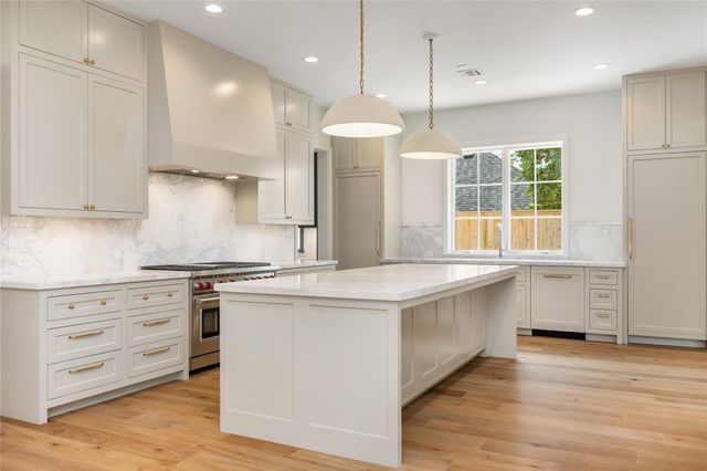 713 W 42nd Street, Houston, TX 77018