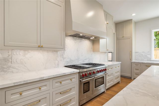 713 W 42nd Street, Houston, TX 77018