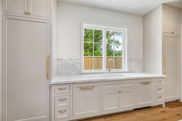 713 W 42nd Street, Houston, TX 77018