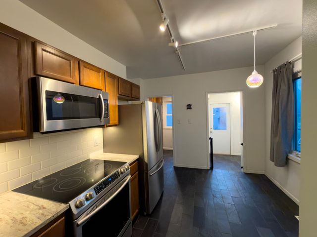 823 N 57th Avenue W, Duluth, MN 55807